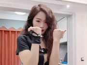 Tarian seksi kecantikan Asia